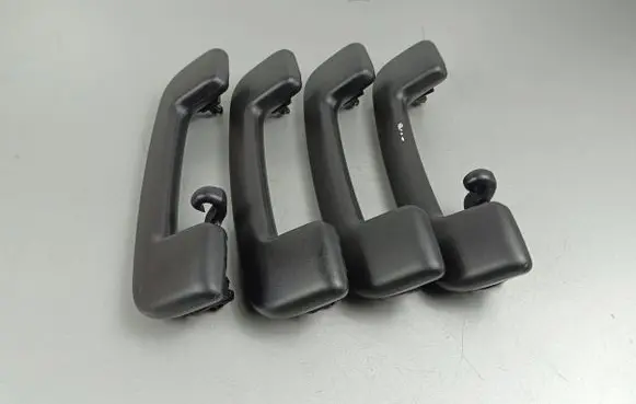 Renault Arkana A set of handles for the ceiling 
