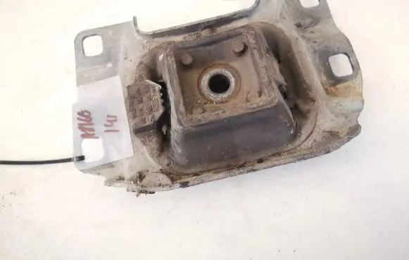 Volvo V50 Engine mount bracket 3m517m121 3m51-7m121