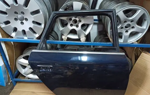 Audi A6 S6 C6 4F Rear door