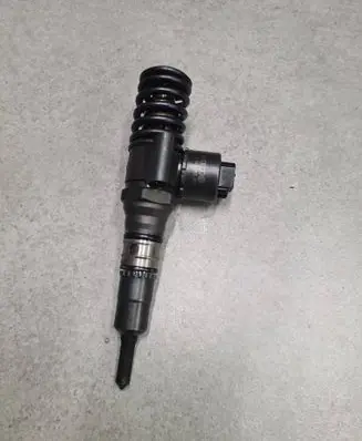 Volkswagen Touran I Fuel injector 03G130073G 0414720404 PDB027