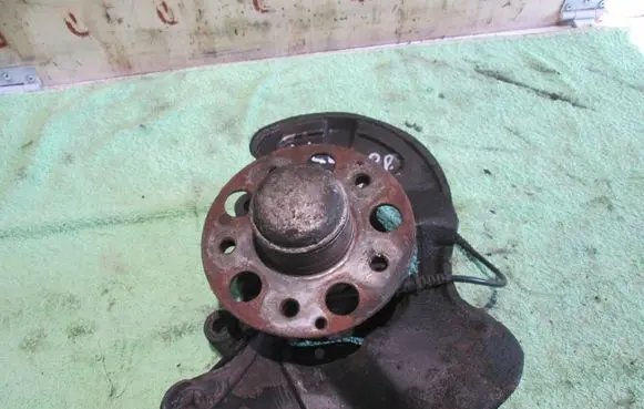 Mercedes-Benz C W203 Front wheel hub spindle knuckle