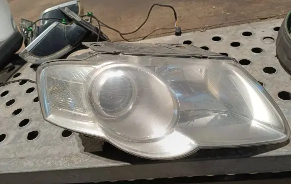 Volkswagen PASSAT B6 Headlight/headlamp