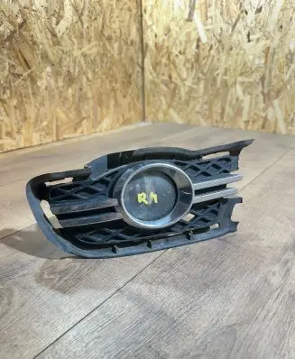 Mercedes-Benz C W204 Front fog light A2518200756 ZGS010 0305076001