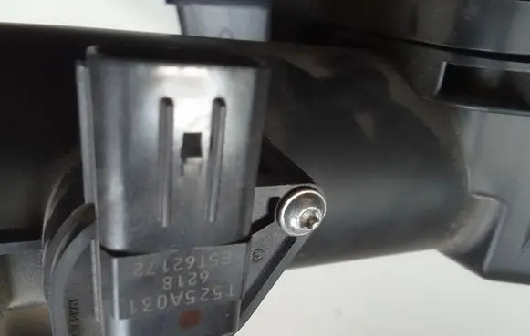 Mitsubishi Outlander Mass air flow meter 1525A031