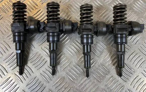 Seat Alhambra (Mk1) Fuel injectors set 038130073AK 0414720038