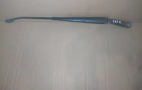 Opel Zafira A Front wiper blade arm 90582557