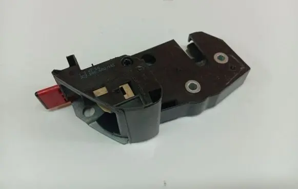 Volkswagen PASSAT B6 Seat back rest lock catch 3C9885682