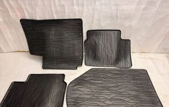 KIA Picanto Car floor mat set 1Y131ADE00 1Y131ADE10