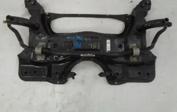 Fiat 500L Front axle beam 