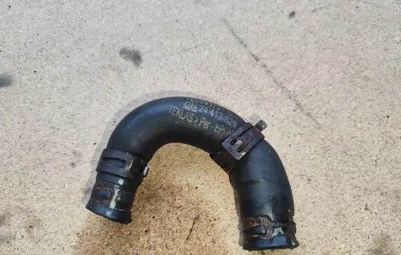 Opel Zafira A Engine coolant pipe/hose 24413829