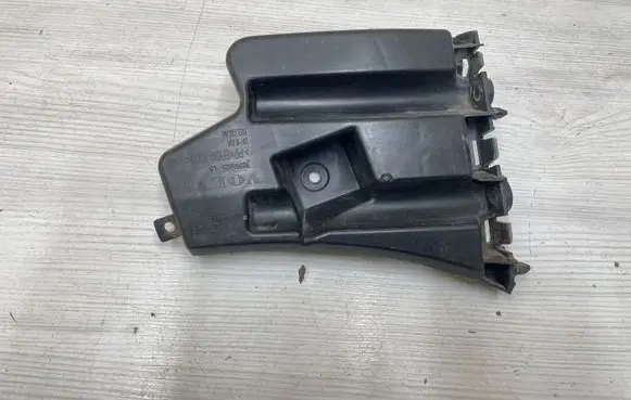 Volvo S60 Front bumper mounting bracket 30796625