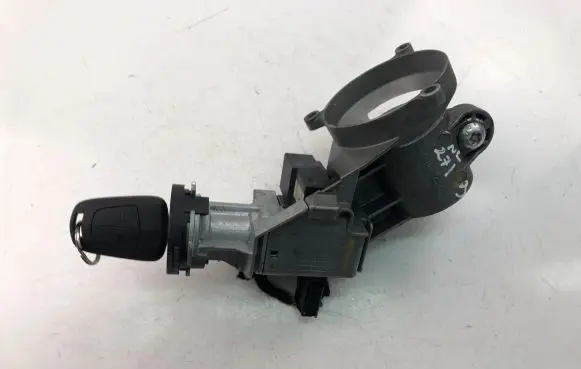 Opel Astra H Ignition lock 56155F