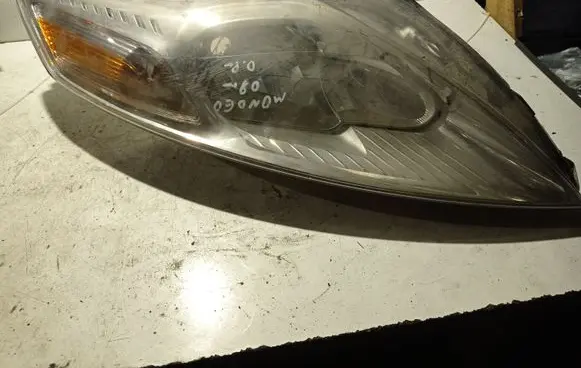 Ford Mondeo MK IV Headlight/headlamp