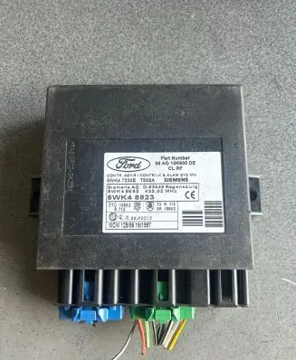 Ford Focus Comfort/convenience module 98AG15K600DE 5WK47230E