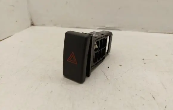 Toyota Avensis T250 Hazard light switch 8433205050 157963