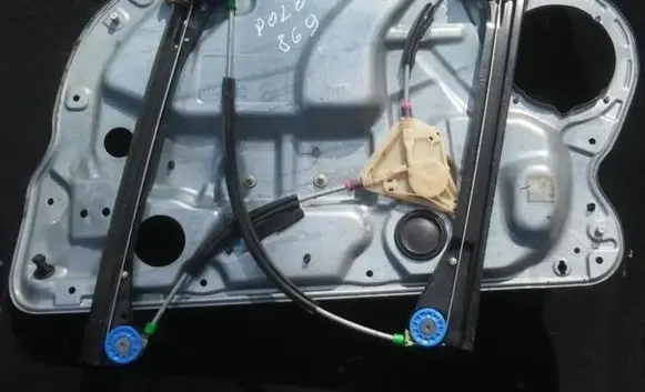 Volkswagen Polo IV 9N3 Sliding door window regulator with motor