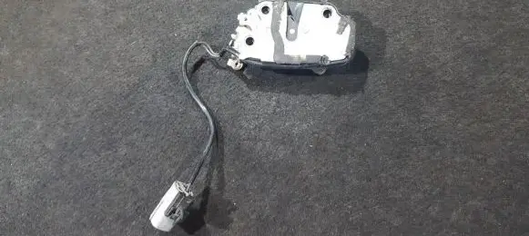 Toyota RAV 4 (XA10) Rear door lock
