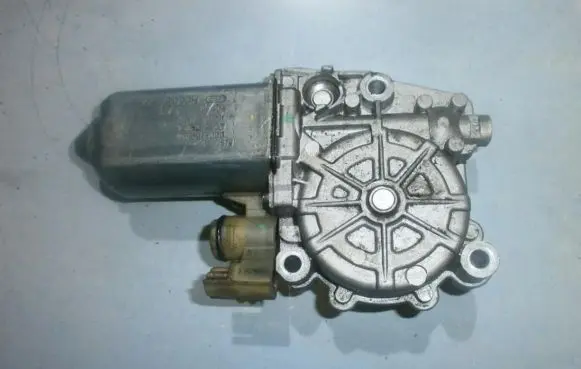 Mercedes-Benz S W140 Front door window regulator motor 0130821504 186691000