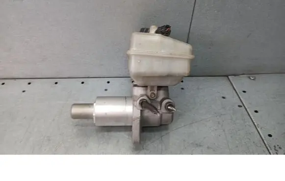 Mercedes-Benz Vaneo W414 Master brake cylinder