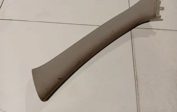 Volvo V50 (C) pillar trim 