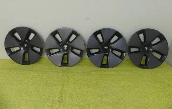 Tesla Model 3 R18 wheel hub/cap/trim 1044271-00-A