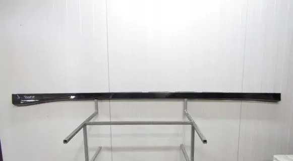 Front sill (body part)