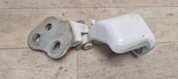 Ford Transit Custom Front door lower hinge 