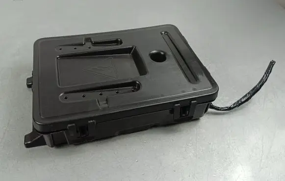 Renault Arkana Fuse box set 243806085R