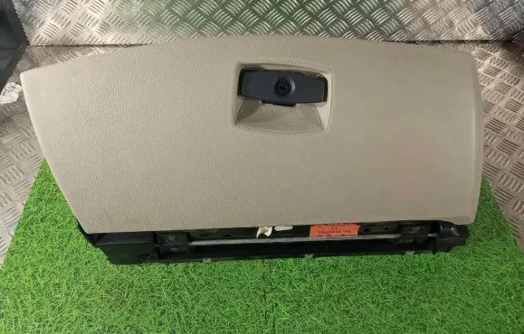 BMW M5 Glove box 7897414