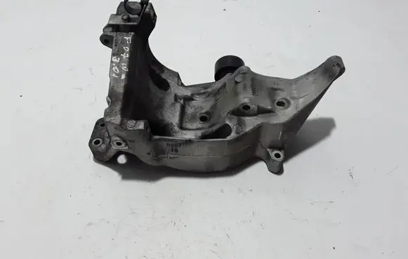 BMW 5 GT F07 Generator/alternator bracket 7802639
