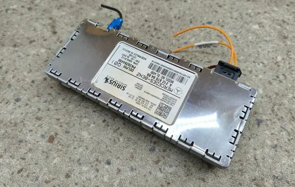 Mercedes-Benz GL X166 Voice control module 2128706389 PN28284490 A2128706489