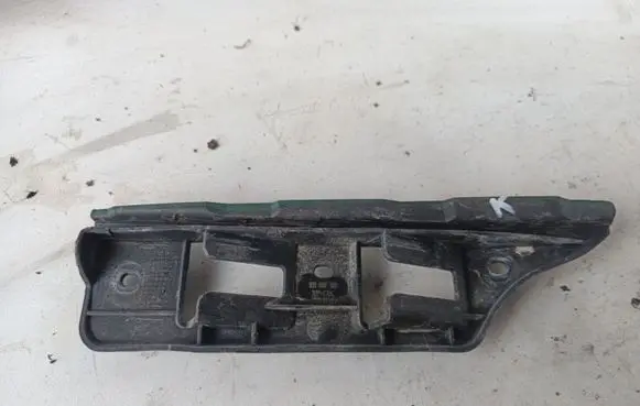 Volkswagen Jetta V Front bumper mounting bracket 1K0807183