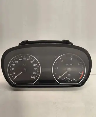 BMW 1 E81 E87 Speedometer (instrument cluster) 6961477 102495221 6947136
