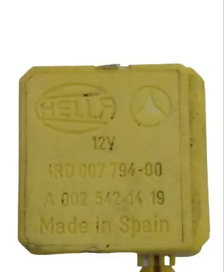 Mercedes-Benz C W203 Other relay A0025421419 4RD00779400