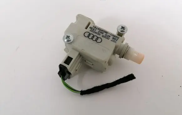 Volkswagen Eos Central locking motor 4F0862153B