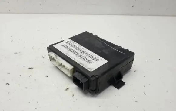 Chrysler Town u0026 Country V Tailgate/trunk control unit/module P68079913AB P68079913 TRH1032D6616