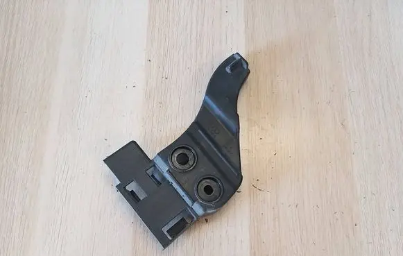 Audi A3 S3 8V Rear bumper mounting bracket 8V3807329A