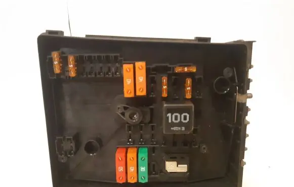Volkswagen Golf V Fuse module 1K0937125A