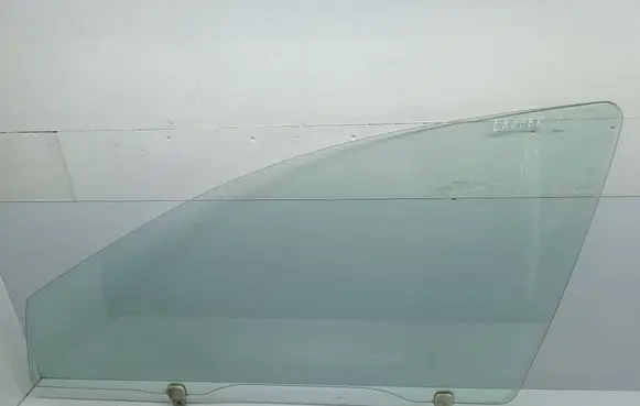 Mitsubishi Lancer VIII Front door window glass four-door 90T2SAS2 43R00033 A0015941