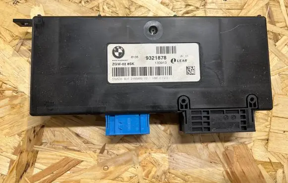 BMW 5 F10 F11 Gateway control module 9321878