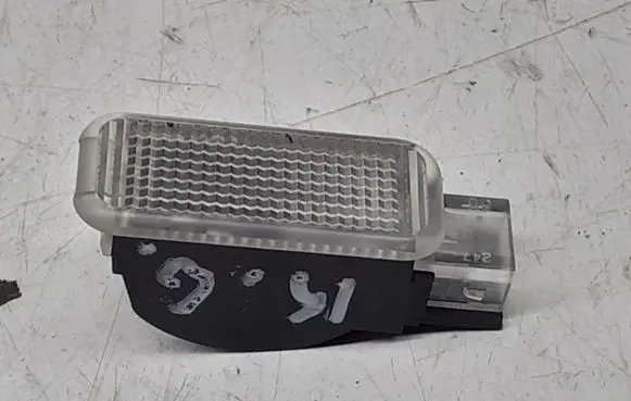 Volkswagen PASSAT B5.5 Rear door interior light 3B0947415B