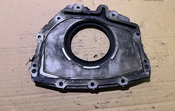 Mercedes-Benz E W211 Timing chain cover 810439290 7255379