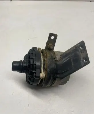 Mercedes-Benz E W213 Water pump A0005003800004 0005003800004