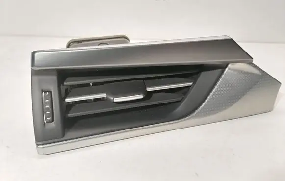 Toyota Avensis T270 Dashboard side air vent grill/cover trim 5566005120