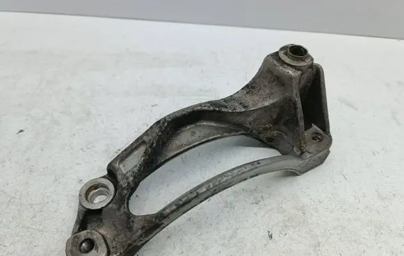 Volkswagen Touareg I A/C compressor mount bracket 070260885A V251