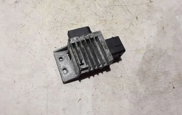 Renault Trafic III (X82) Coolant fan relay 271203982R