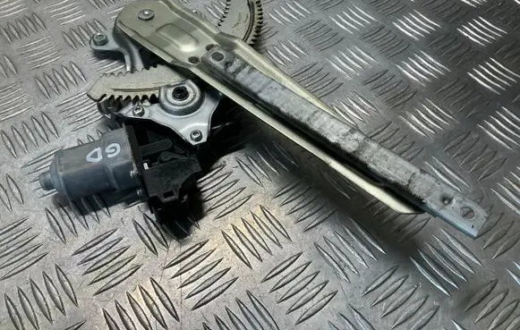 Nissan Cube Z12 Rear door window regulator with motor 82731CV01A