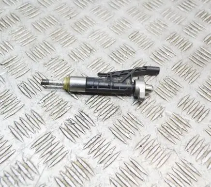 BMW X4 G02 Fuel injector 7639990 0261500539