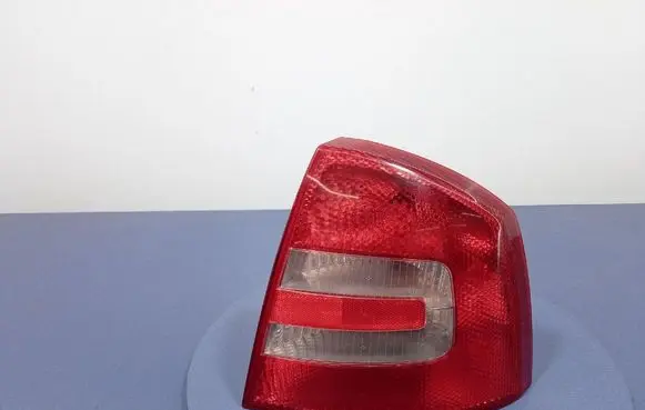 Skoda Octavia Mk2 (1Z) Rear/tail lights 1Z5945112A