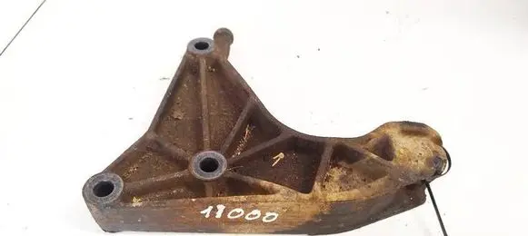 Opel Zafira A Engine mounting bracket 
